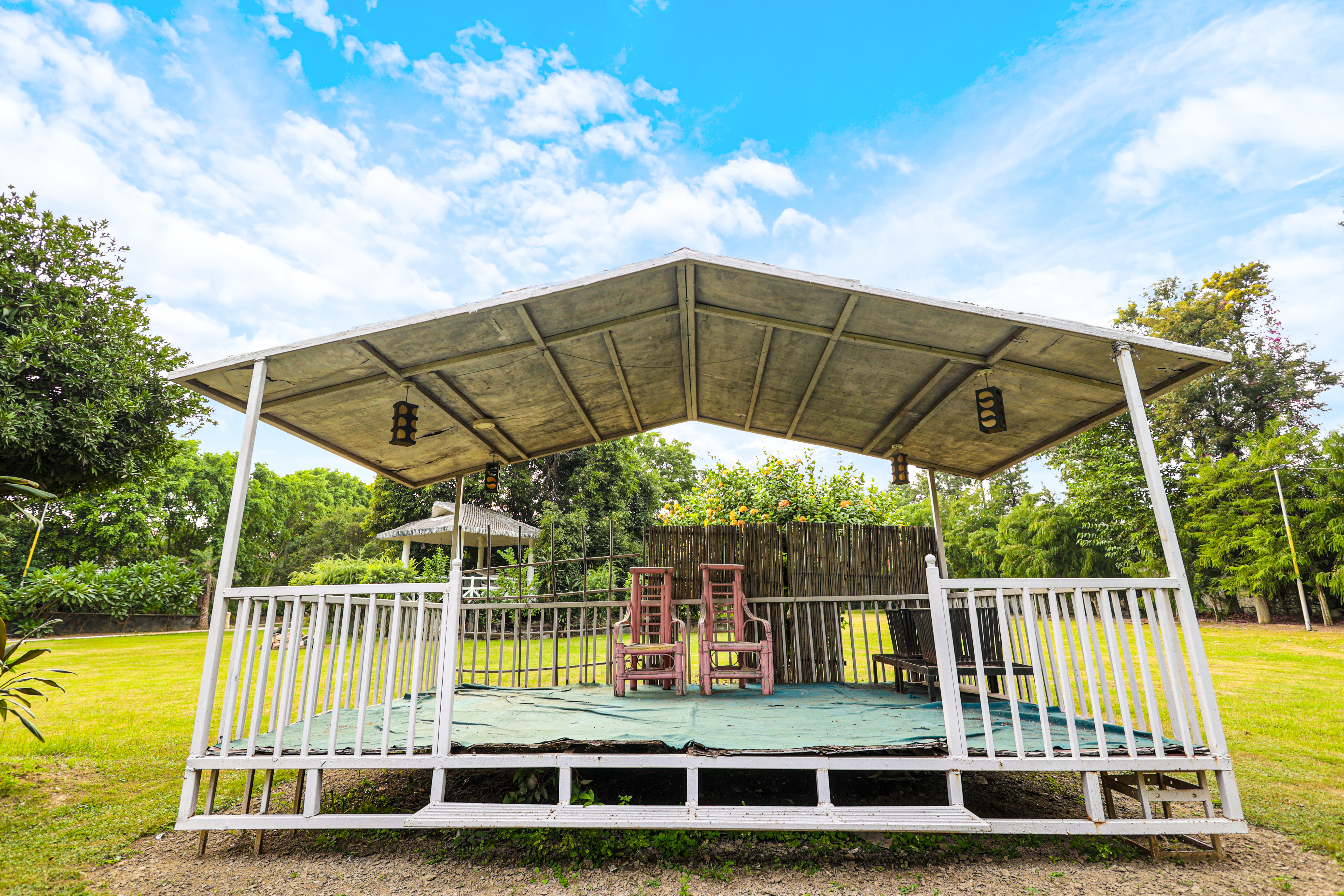 Main Lawn 4